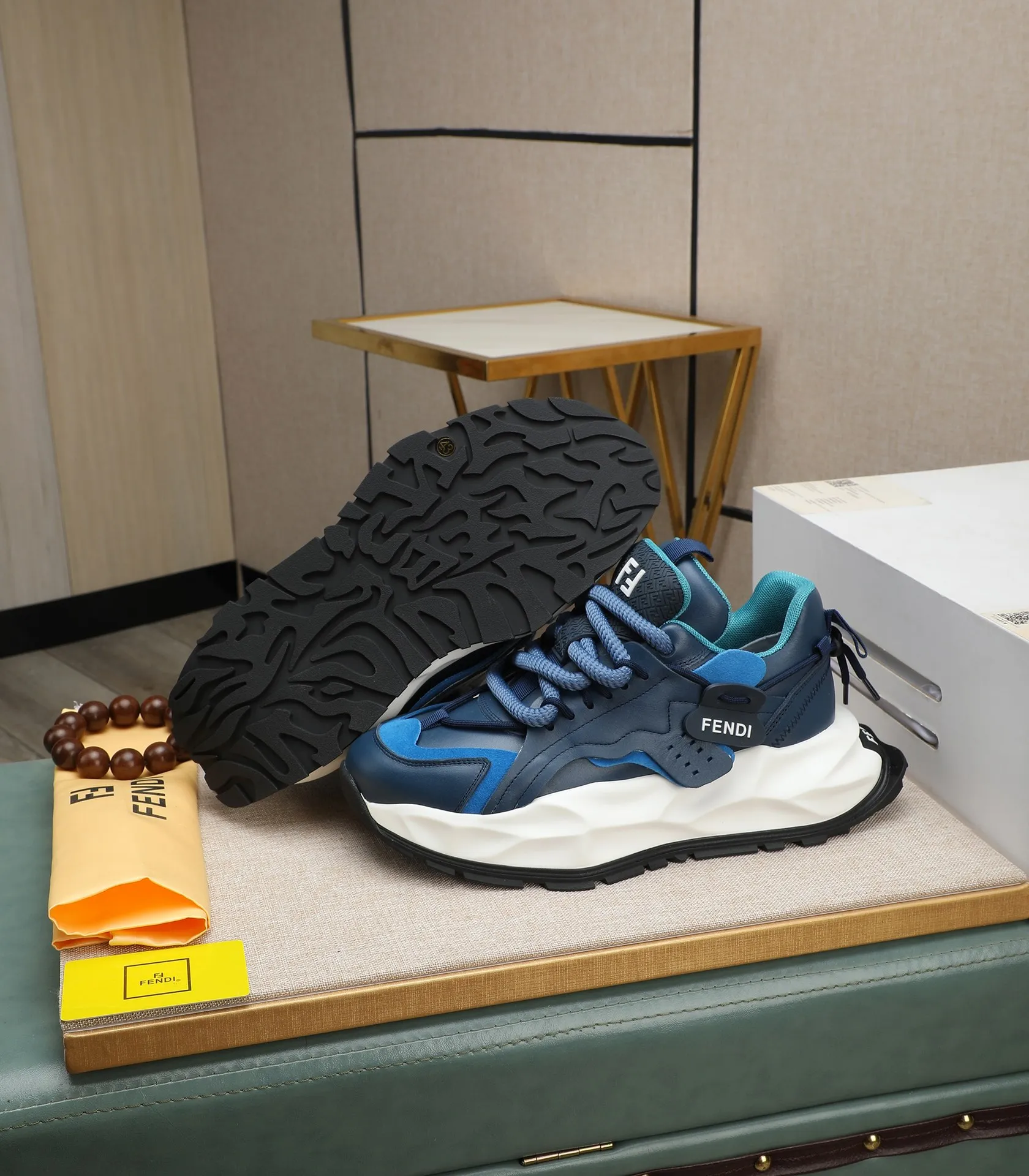 Men's clothing and shoes 💰580 🕷🕷【FENDI】FENDI fashionable casual men's shoes🇨🇳Original official website 1:1 model opening, new models are available first💯Not high-profile but avant-garde, simple, low-key and fashionable, super versatile style🌿Made of original cowhide➕Pigskin lining🎋The version is comfortable on the feet, so rigorous for any small place, first-class workmanship🍍38-44 Large quantities in stock